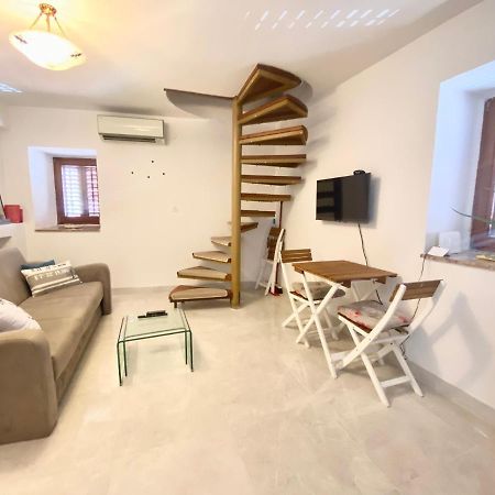 Apartment Center Old Town - 1Min To Palace 스플리트 외부 사진